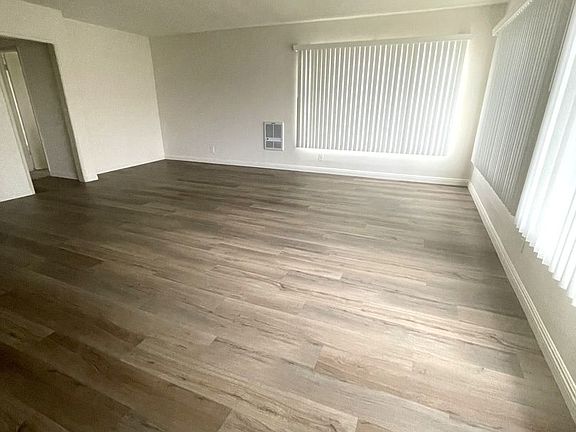 3rd image of 2613 Linden Ave #9
