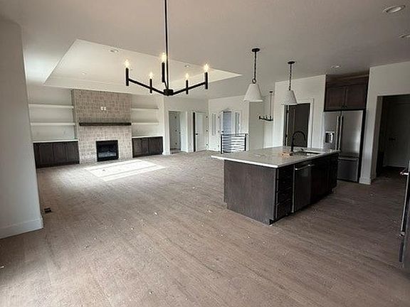 4th image of 1072 Cornwall St