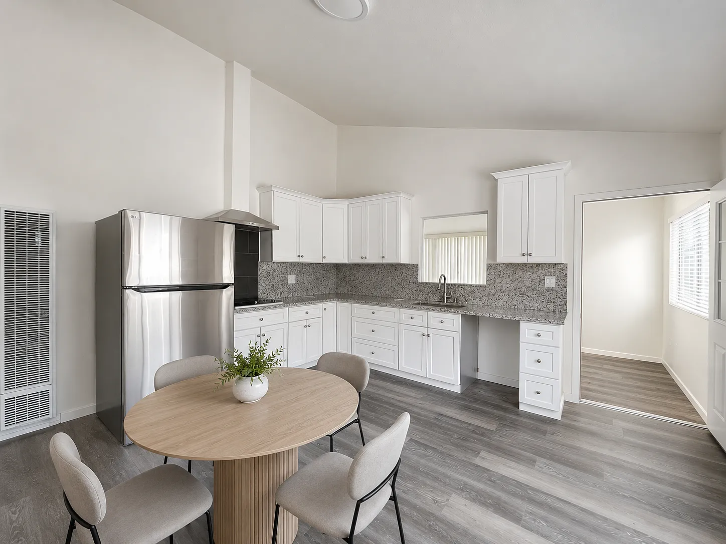 2 bed, 827 sqft, $3,000 — Photo 3