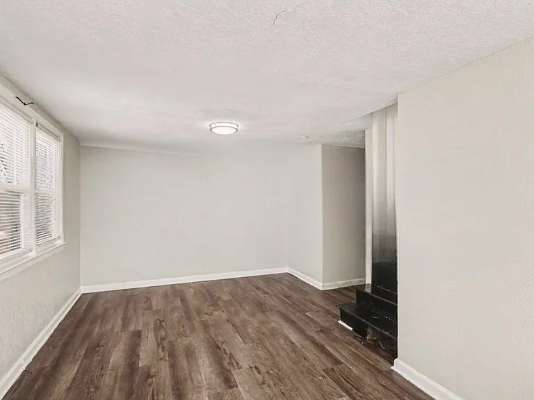 6220 Agnes Ave — Photo 5