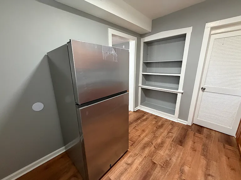 7026 S Clyde Ave #3S — Photo 3