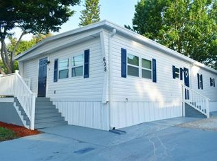 608 River Village Dr, Tarpon Springs, FL 34689
