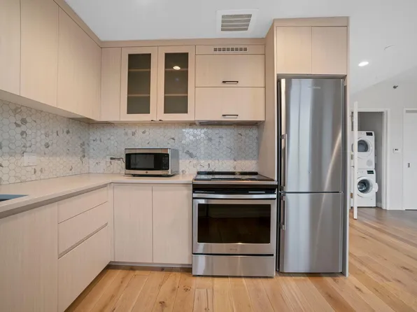 555 Waverly Avenue image 1 of 5