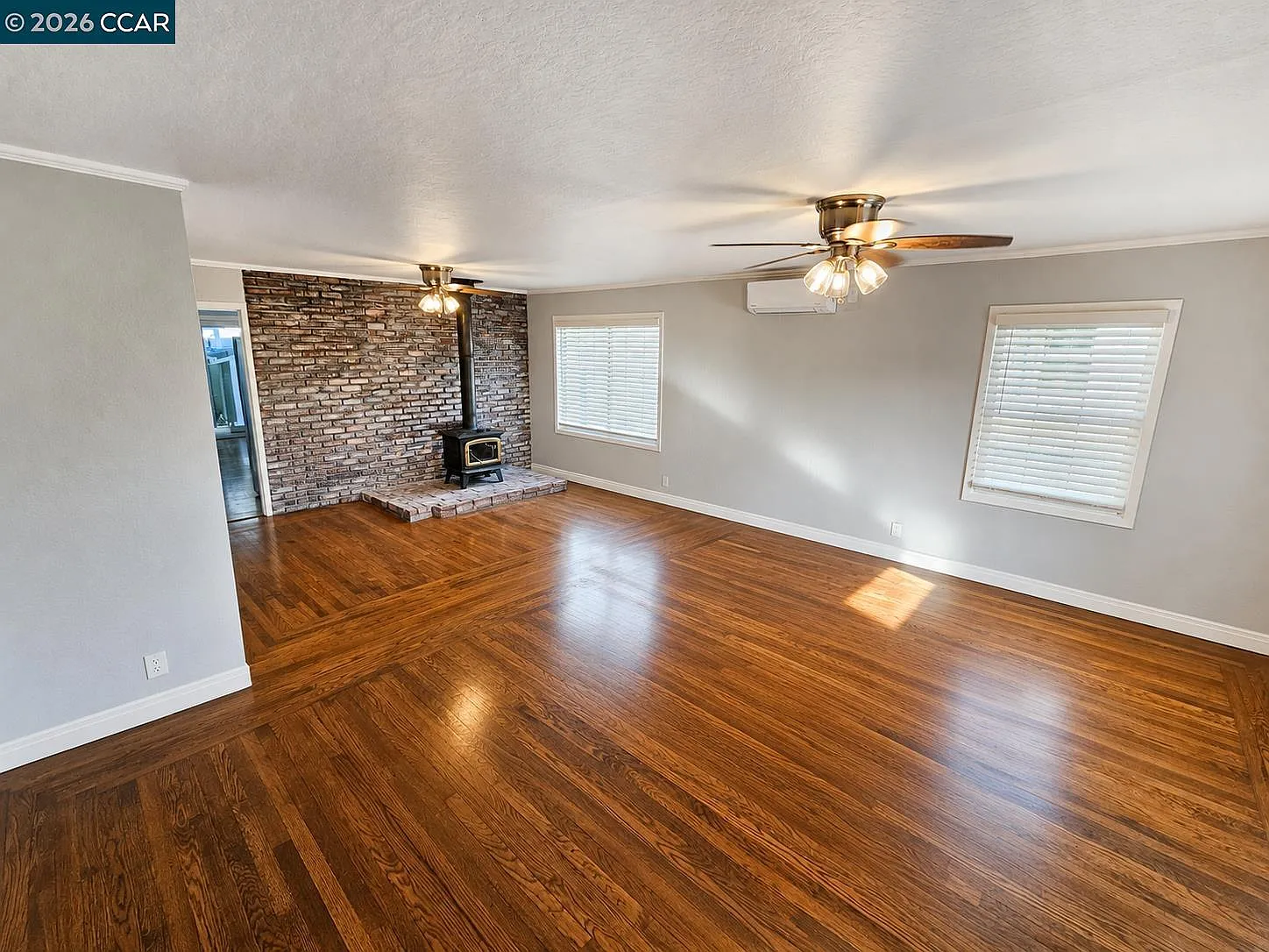 3 bed, 1347 sqft, $3,450 — Photo 2