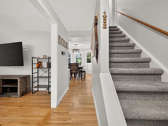4th image of 40 Turtle Creek Ln