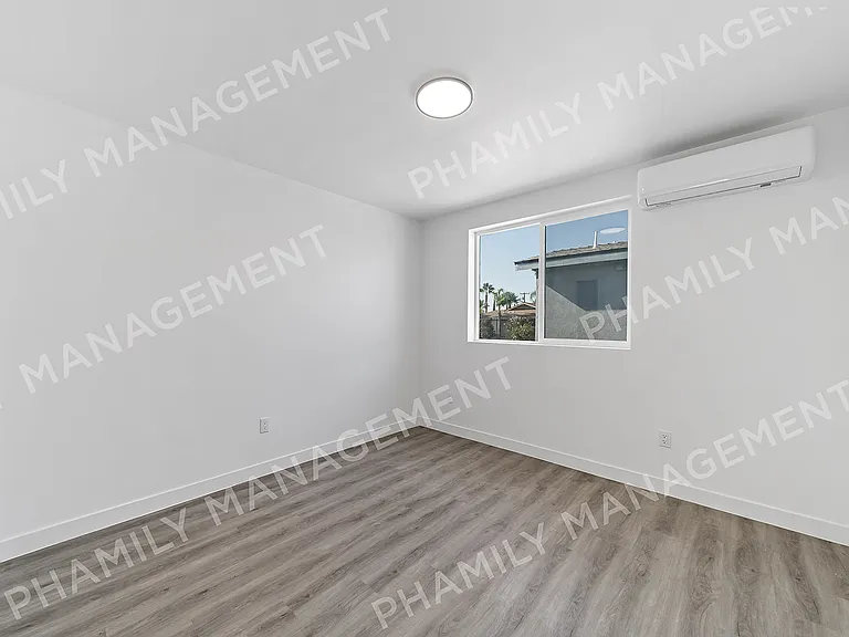 1617 S Walnut St #9 — Photo 8