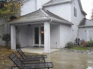 2150 N Peppertree Ct, Visalia, CA