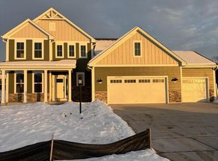 W193N4932 Tea Tree Dr, Menomonee Falls, WI 53051