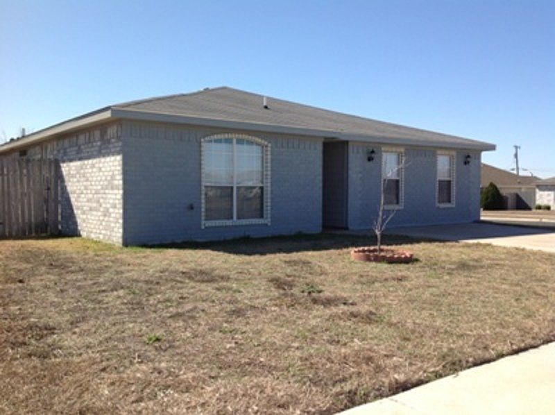 1st image of 3400 Boswell Cir