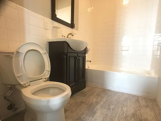 Rented by Evergreen Apartments BK | media 9