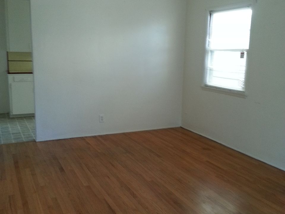 1st image of 9567 1/2 Beach St