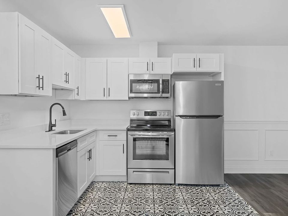 1st image of 1801 Beacon St APT 2