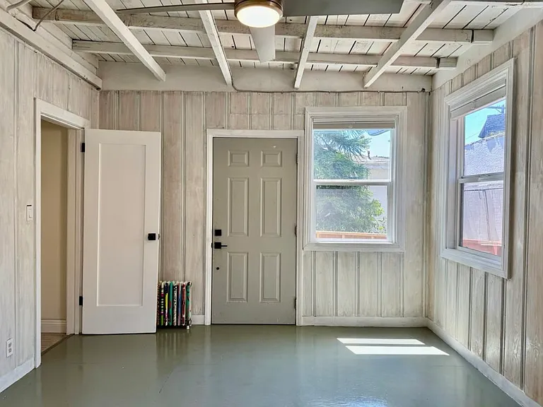 2927 S West View St #1 — Photo 32