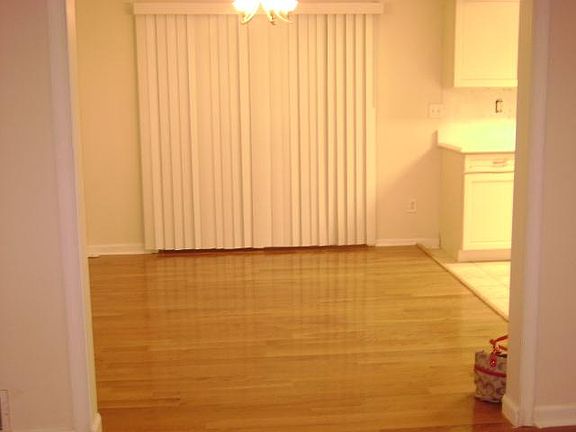 5th image of 6 Deerfield Pl
