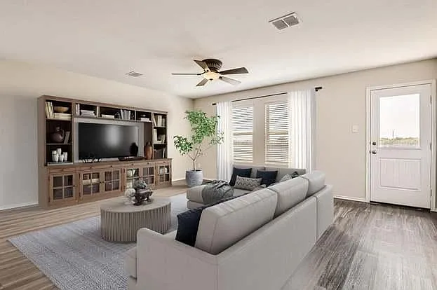 4 bed, 1725 sqft, $2,145 — Photo 3
