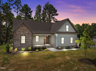 15 Satinwing Ct, Youngsville, NC 27596