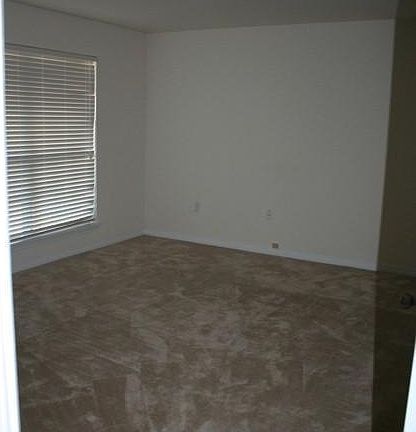 5th image of 2829 Dunsmuir Dr