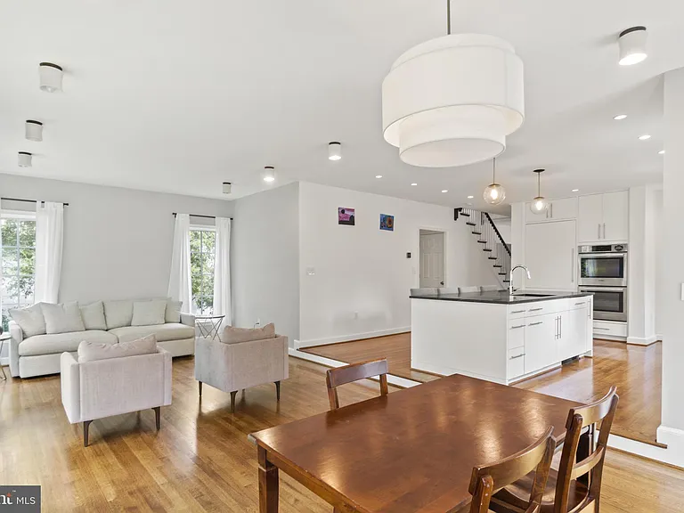 3901 Woodbine St — Photo 15