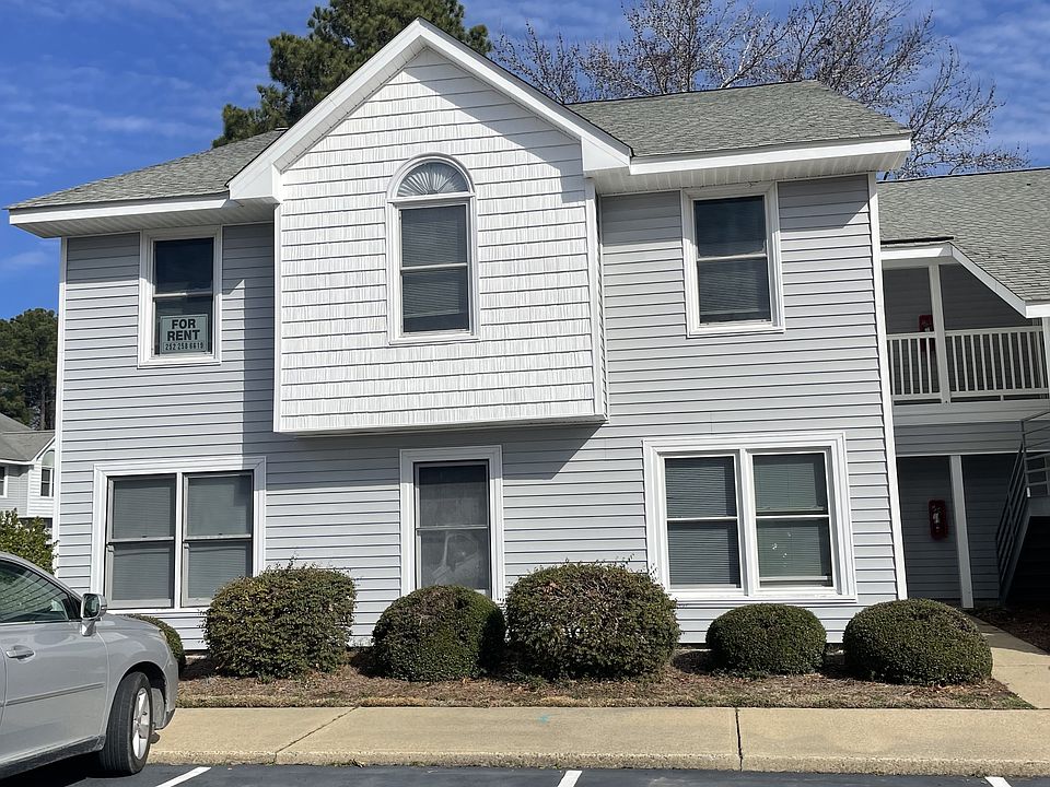 1st image of 114 D W Victoria Ct #D