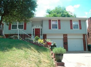 231 Cochran Rd, Mt Lebanon, PA 15228