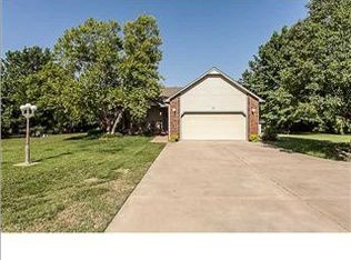 9 Crestview Rd, Wellington, KS 67152
