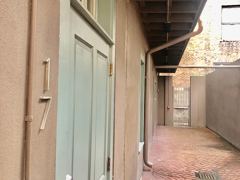 509 Baronne St #101 — Photo 14