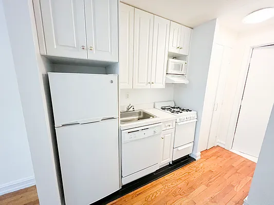 Rented by Metropolitan Property Group | media 3