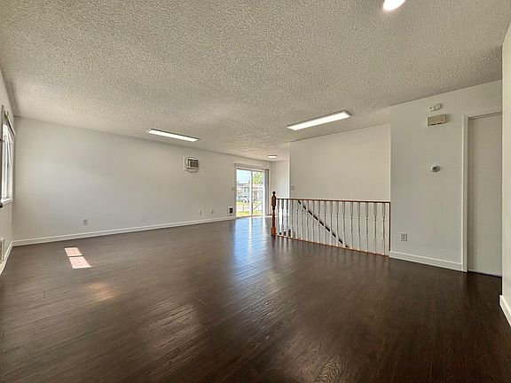 5th image of 1019 N Woodward Rd #1
