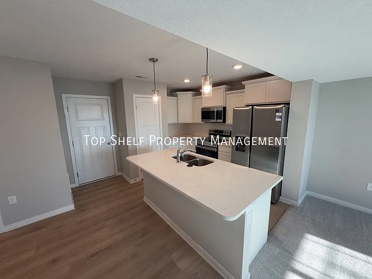 5711 NE Lowell Ln — Photo 3