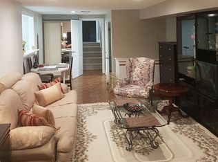 3323 Queen Frederica Dr, Mississauga, ON L4Y 2Z9