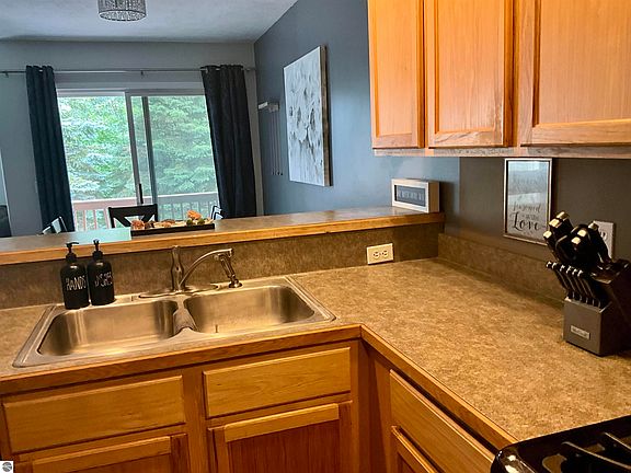 5th image of 4003 Robin Hood Ln