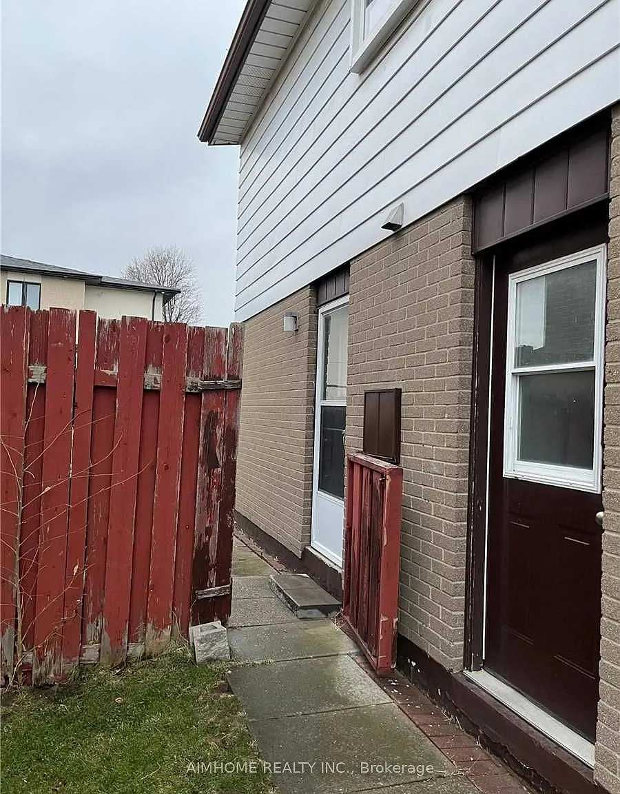 2 bed, $1,800 — Photo 2