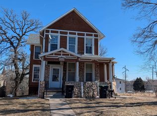1049 Park Ave, Omaha, NE 68105