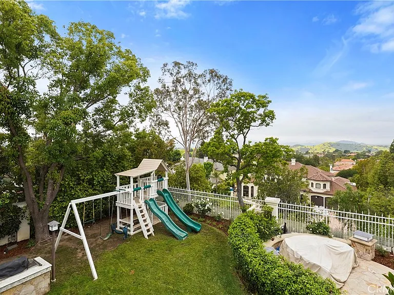 25418 Cumberland Ln — Photo 18