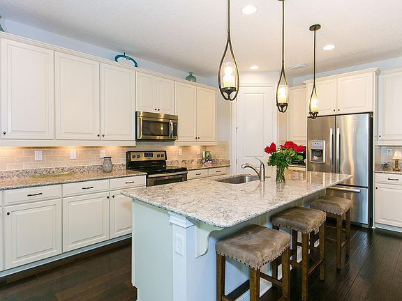 2nd image of 809 Aspen Leaf Dr