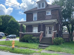 1027 Webster St, Farrell, PA 16121