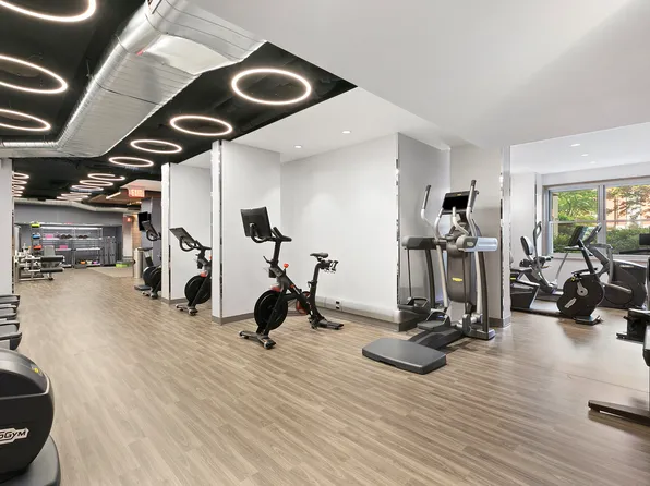 20 East 9th Street image 9 of 21