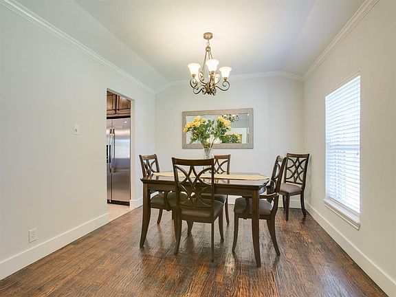 3rd image of 17 Willow Creek Pl