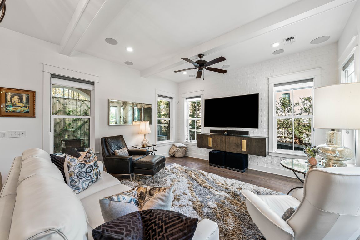 next background image