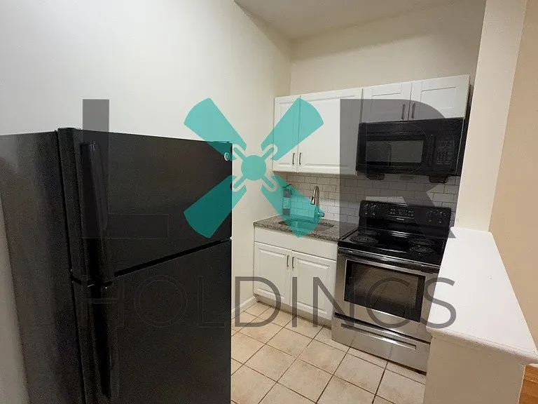1841 W Erie Ave #1 — Photo 3