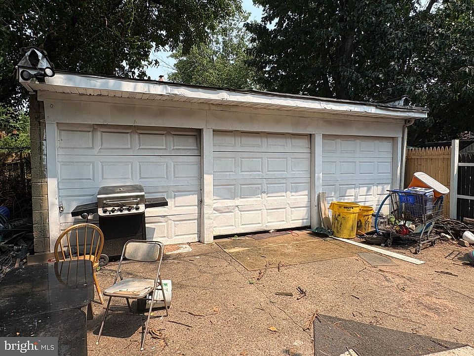 2nd image of 1810 Chestnut Ave