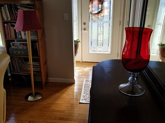 3rd image of 40 Bentwood Dr