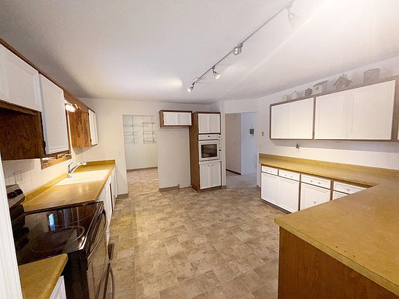 4th image of 9410 Pine Lake Rd