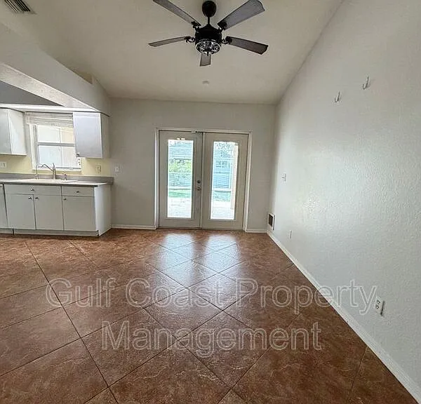 4017 NE 10th Ave — Photo 6