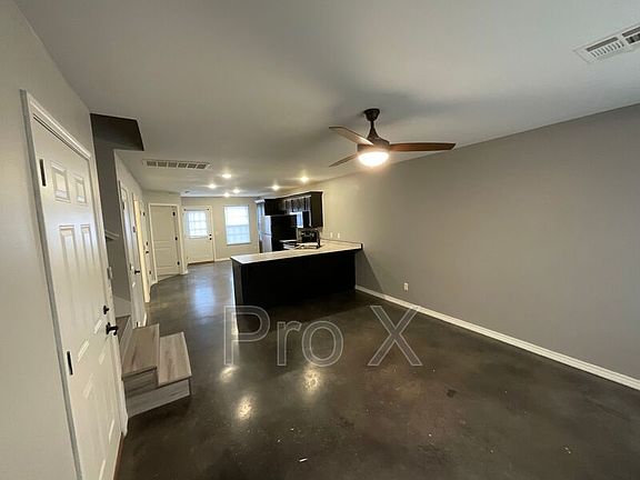 2nd image of 611 Easton Dr #B