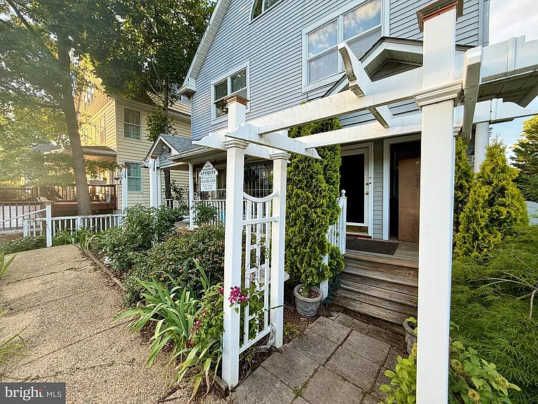 110 Annapolis St #A — Photo 2
