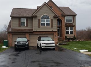 42639 Winding, Belleville, MI 48111