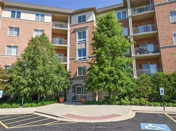 125 N Buffalo Grove Rd APT 303, Buffalo Grove, IL 60089