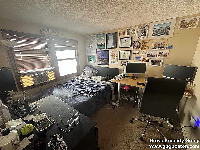 106 W 8th St #1 — Photo 3