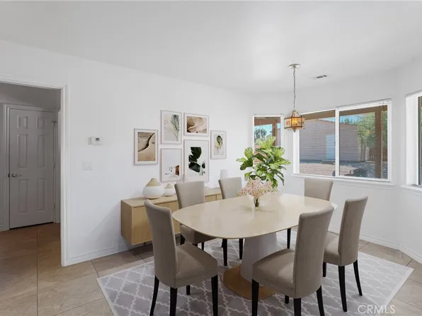 9735 Highland Rd, Oak Hills, CA 92344